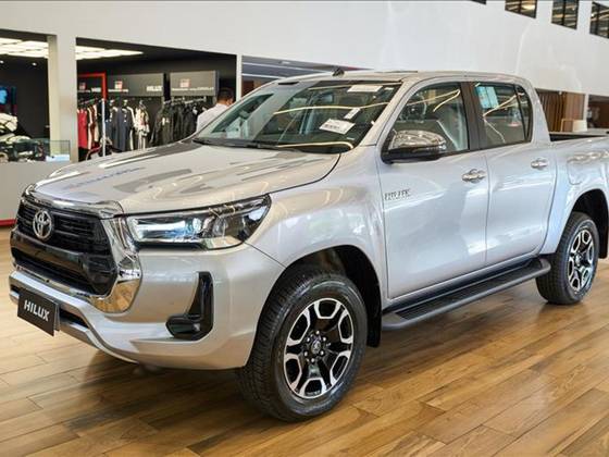 TOYOTA HILUX 2.8 D-4D TURBO DIESEL CD SRV 4X4 AUTOMÁTICO TOYOTA HILUX 2.8 D-4D TURBO DIESEL CD SRV 4X4 AUTOMÁTICO